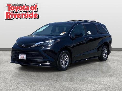 Midnight Black Metallic 2026 Toyota Sienna XLE 8 Passenger