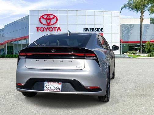 2025 Toyota Prius XLE