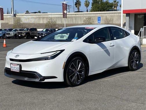 2025 Toyota Prius XLE