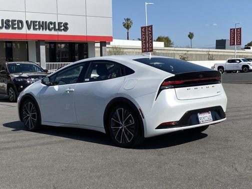 2025 Toyota Prius XLE