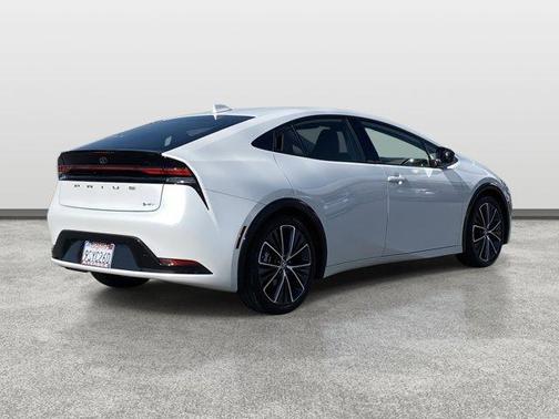 2025 Toyota Prius XLE