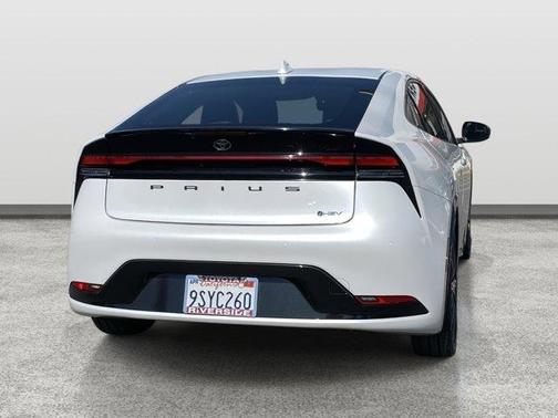 2025 Toyota Prius XLE