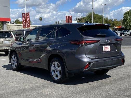 2024 Toyota Highlander LE