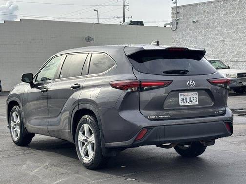 2024 Toyota Highlander LE