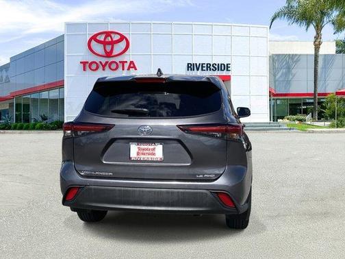 2024 Toyota Highlander LE