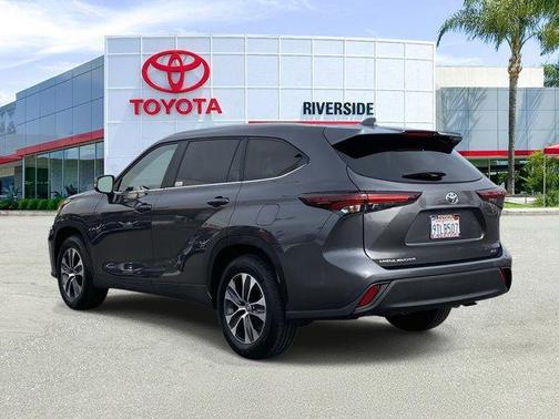 2025 Toyota Highlander XLE