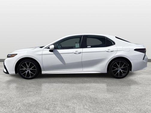 Ice 2024 Toyota Camry SE