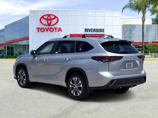 2025 Toyota Highlander XLE