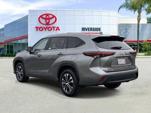 2025 Toyota Highlander XLE