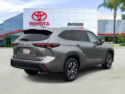 2025 Toyota Highlander XLE