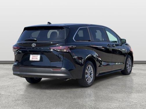 Midnight Black Metallic 2026 Toyota Sienna LE