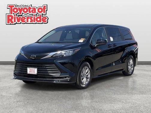 Midnight Black Metallic 2026 Toyota Sienna LE