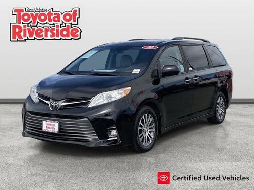 2020 Toyota Sienna XLE