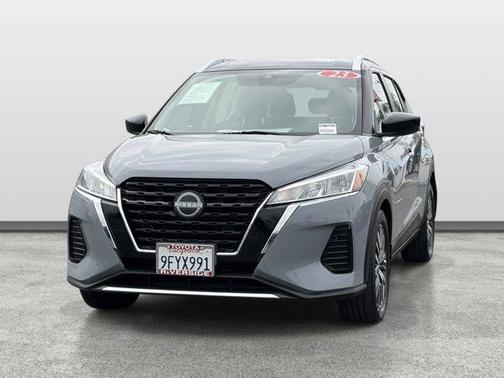 2 Tone Gray / Black 2023 Nissan Kicks SV