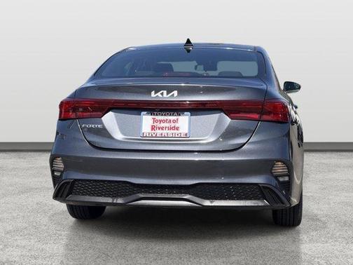 Gravity Gray 2022 Kia Forte LXS