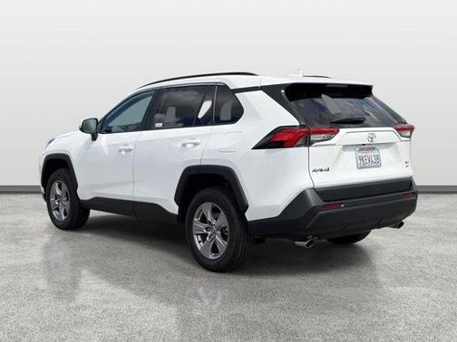 Ice 2024 Toyota RAV4 XLE