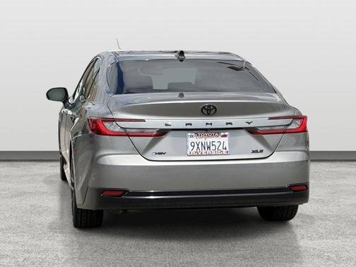 Metal 2025 Toyota Camry XLE