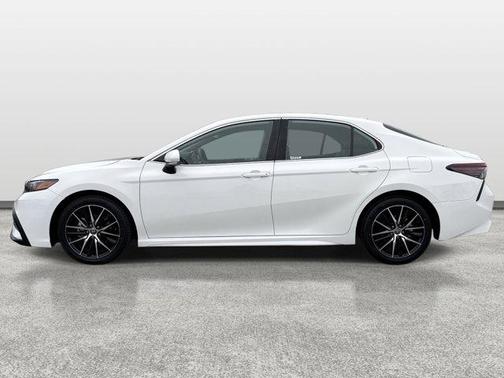 Ice 2024 Toyota Camry SE
