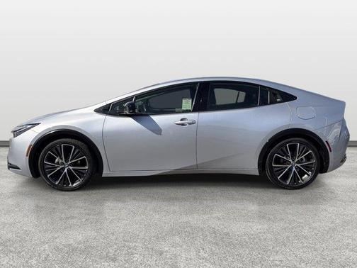 CUTTING EDGE 2025 Toyota Prius XLE