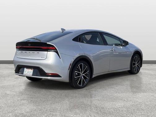 CUTTING EDGE 2025 Toyota Prius XLE