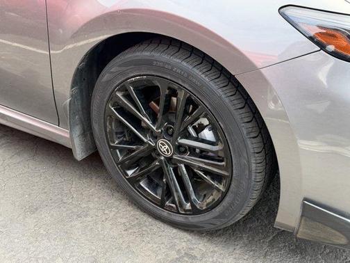 Metal 2025 Toyota Camry SE