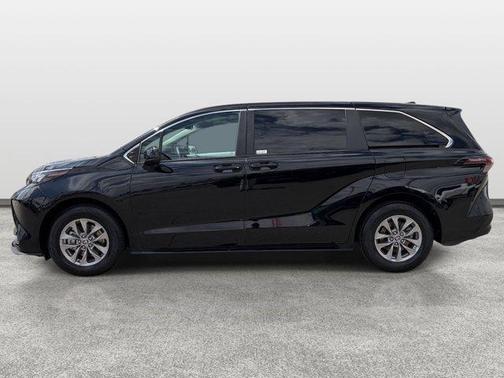 Midnight Black Metallic 2025 Toyota Sienna LE
