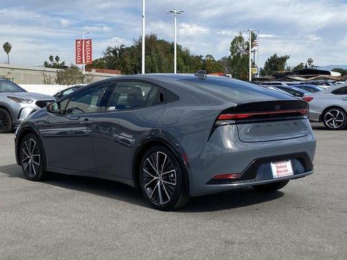 2025 Toyota Prius XLE