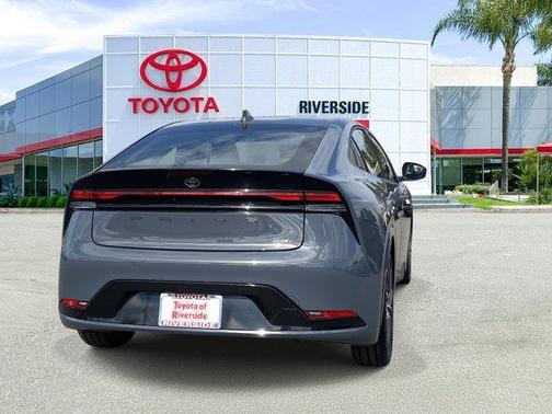 2025 Toyota Prius XLE