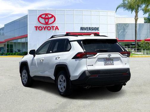 2020 Toyota RAV4 LE