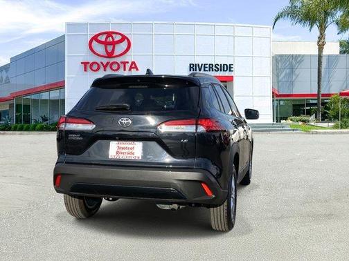 2025 Toyota Corolla Cross LE