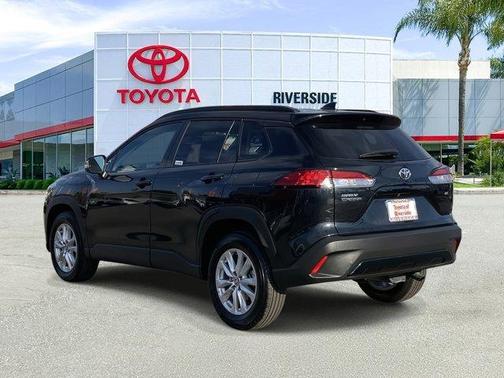 2025 Toyota Corolla Cross LE