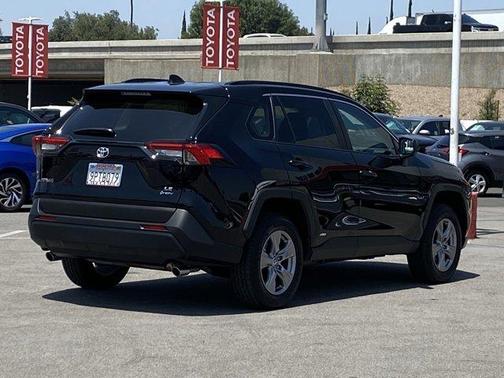 2025 Toyota RAV4 Hybrid LE