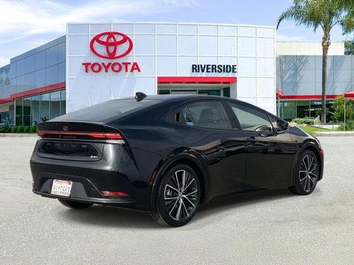 2025 Toyota Prius XLE