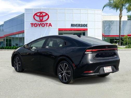 2025 Toyota Prius XLE