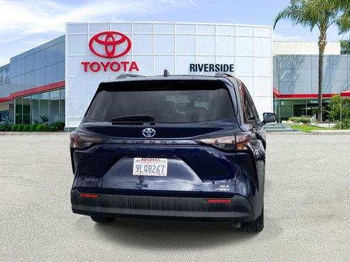 2024 Toyota Sienna XLE