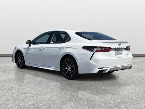 Ice 2024 Toyota Camry SE