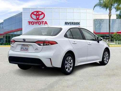 2025 Toyota Corolla Hybrid LE