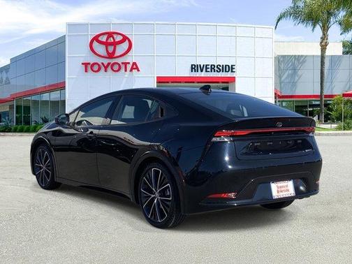 2025 Toyota Prius XLE