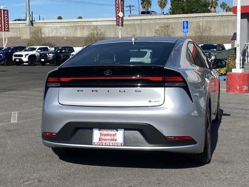 2025 Toyota Prius LE