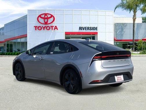 2025 Toyota Prius LE