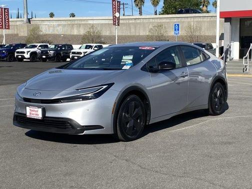2025 Toyota Prius LE