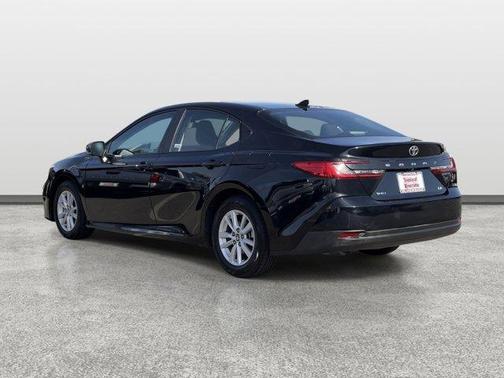 UNDERGROUND 2025 Toyota Camry LE