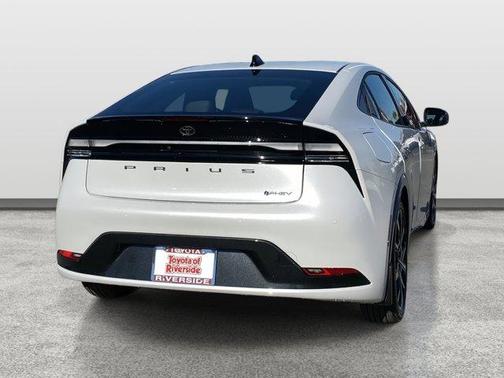 Wind Chill Pearl 2026 Toyota Prius Plug-In Hybrid XSE