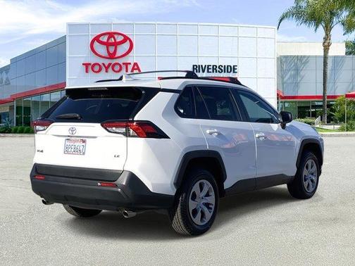 2020 Toyota RAV4 LE