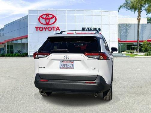 2020 Toyota RAV4 LE