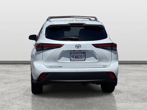 Pearl 2023 Toyota Highlander XLE