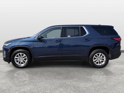 Northsky Blue Metallic 2022 Chevrolet Traverse LS