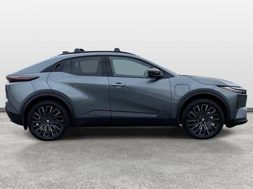 OVERCAST 2026 Toyota C-HR XSE