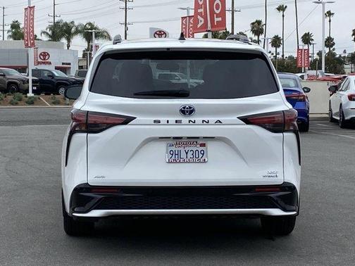 Ice 2023 Toyota Sienna XSE