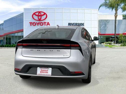 2025 Toyota Prius LE